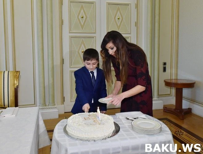 Ильхам Алиев встретился с 11-летним Умидом пригласившим его на свой день рождения