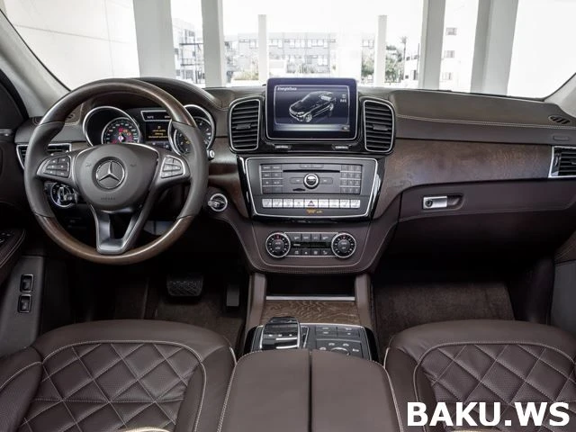 Печальная новость: Легенда 90-х Mercedes M-class прекратил существование