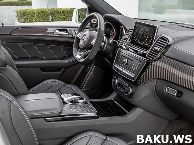 Печальная новость: Легенда 90-х Mercedes M-class прекратил существование