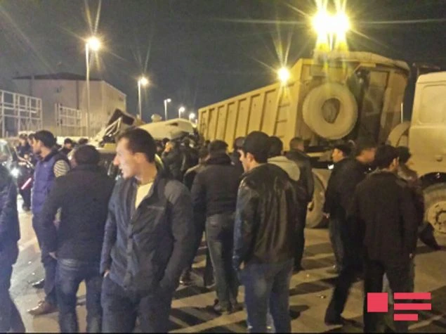 B Баку столкнулись 10 автомобилей, есть жертва