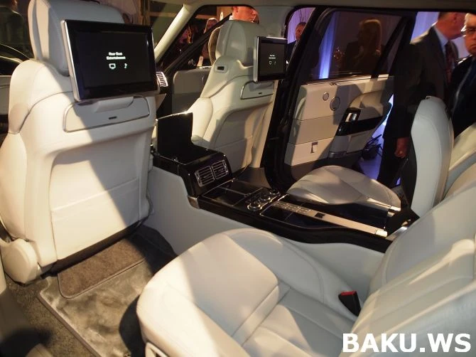 Нью-Йорк 2015: Лакшери лонг Range Rover SVAutobiography