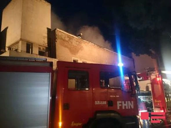 В Баку в развлекательном заведении произошел пожар