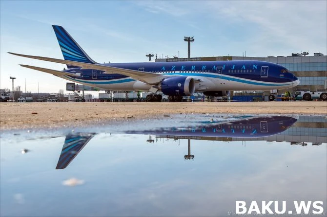 AZAL осуществил первый полет на Dreamliner из Баку в Москву (видео)