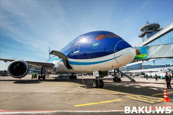 AZAL осуществил первый полет на Dreamliner из Баку в Москву (видео)