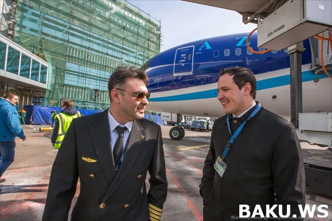 AZAL осуществил первый полет на Dreamliner из Баку в Москву (видео)