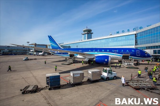 AZAL осуществил первый полет на Dreamliner из Баку в Москву (видео)