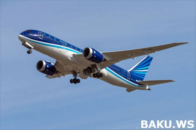 AZAL осуществил первый полет на Dreamliner из Баку в Москву (видео)