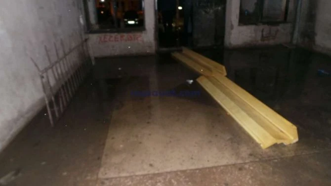 Все, что осталось от сгоревшей девятиэтажки на проспекте Нобеля (видео)