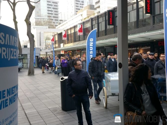 В магазинах очереди на новый Samsung