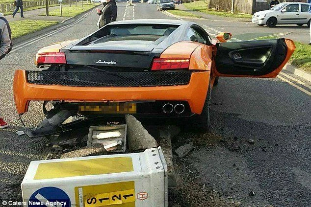 Lamborghini за $300 000 попал в аварию