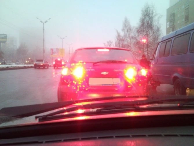 Как автомобилисты в Азербайджане должны пользоваться противотуманными фонарями