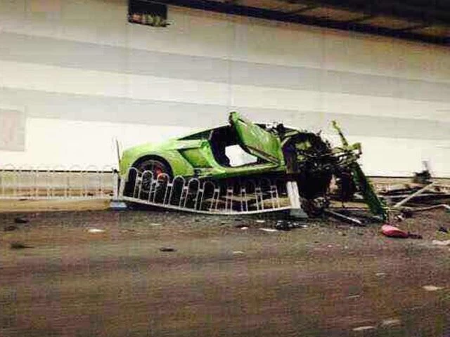 Авария Ferrari и Lamborghini в заезде на скорость