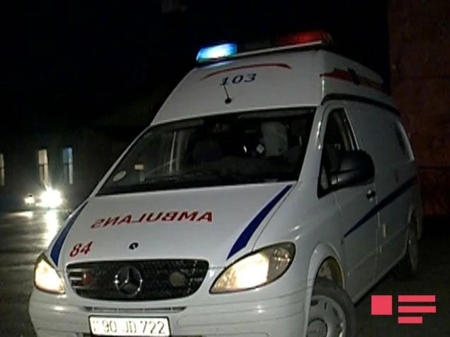 В тяжелом ДТП в Баку погибли двое и двое ранены