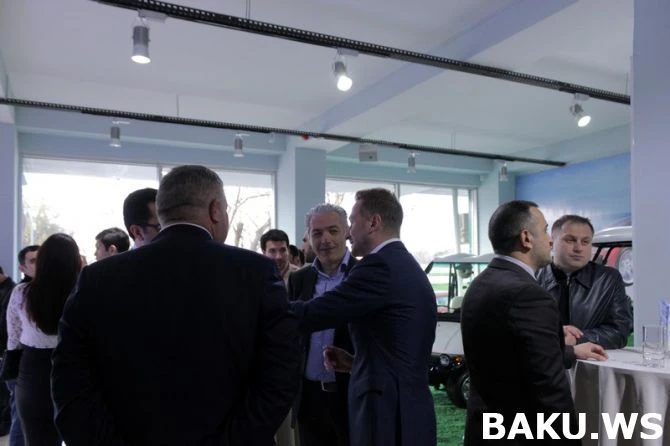 Ekomobil - В Баку состоялась презентация экономичного Tazzari Zero (видео)