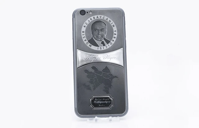 В Баку начались продажи iPhone ручной сборки с портретом великого лидера Гейдара Алиева
