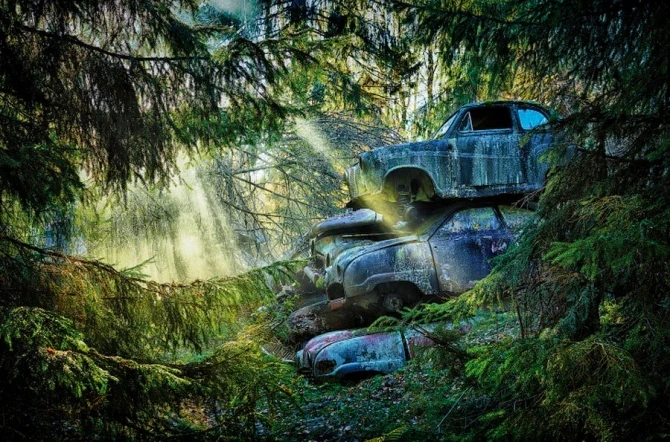 Потрясающие фотографии автомобильных кладбищ