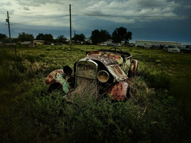 Потрясающие фотографии автомобильных кладбищ