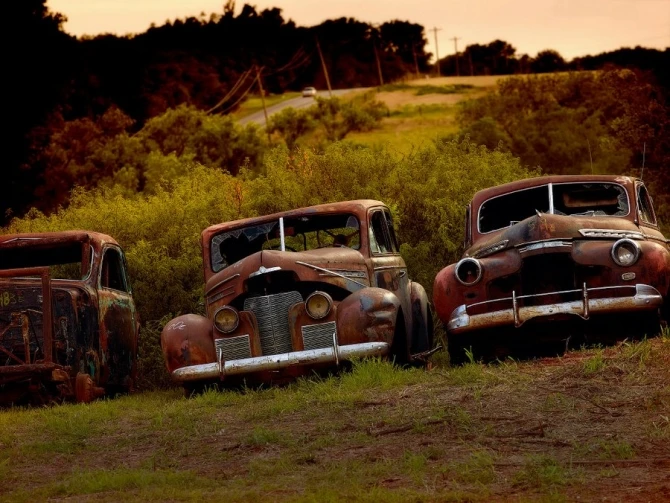 Потрясающие фотографии автомобильных кладбищ