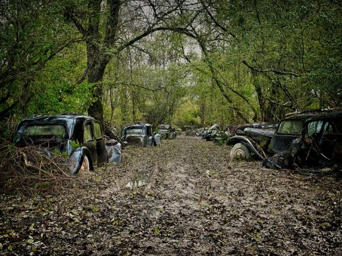 Потрясающие фотографии автомобильных кладбищ