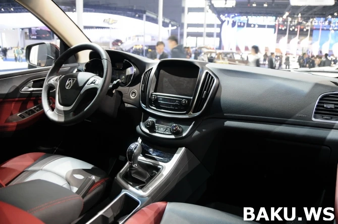 Шанхайская выставка автомобилей превратилась в показ клонов