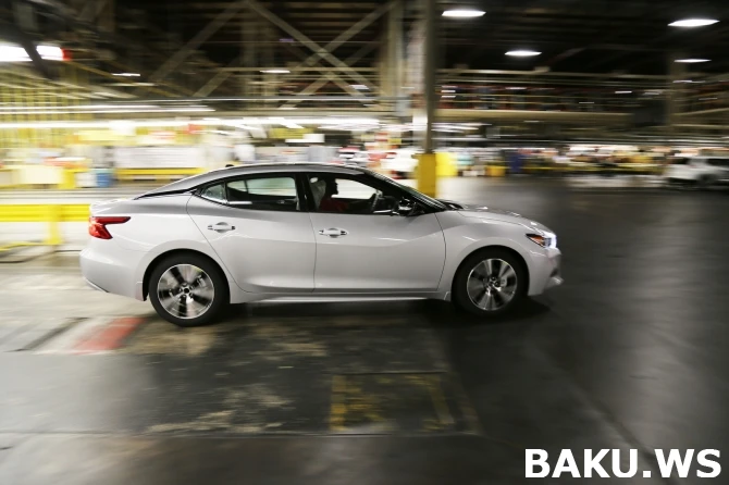 Первый экземпляр 2016 Nissan Maxima сошел с конвейера в США