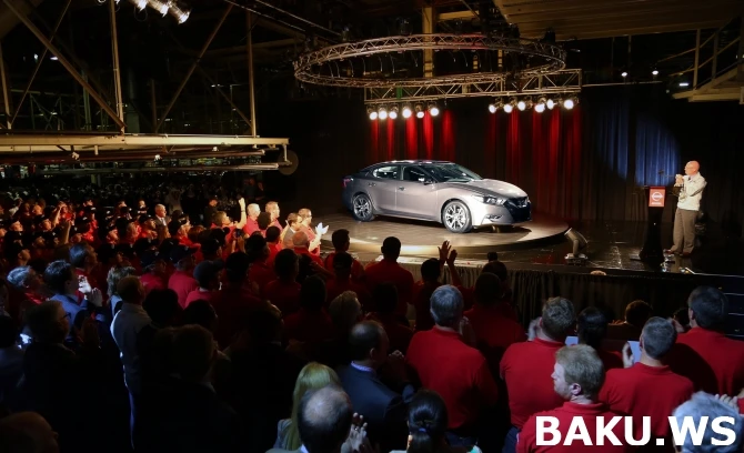 Первый экземпляр 2016 Nissan Maxima сошел с конвейера в США