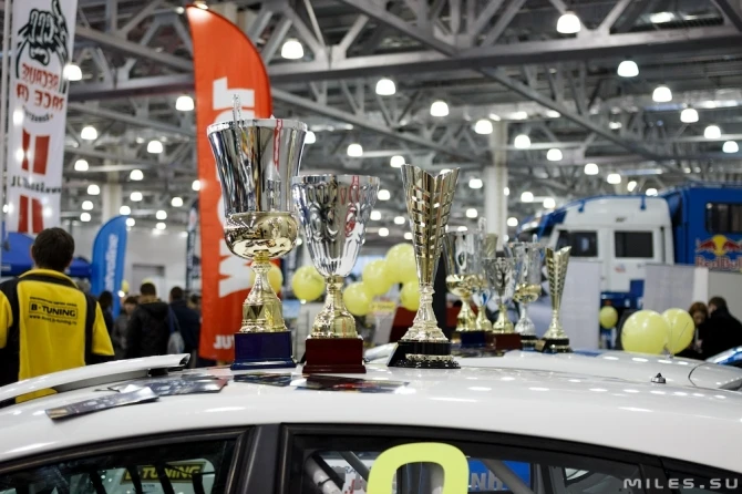 Московский автомобильный тюнинг парад 2015 + девушки