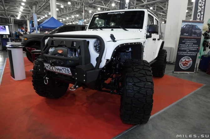 Московский автомобильный тюнинг парад 2015 + девушки
