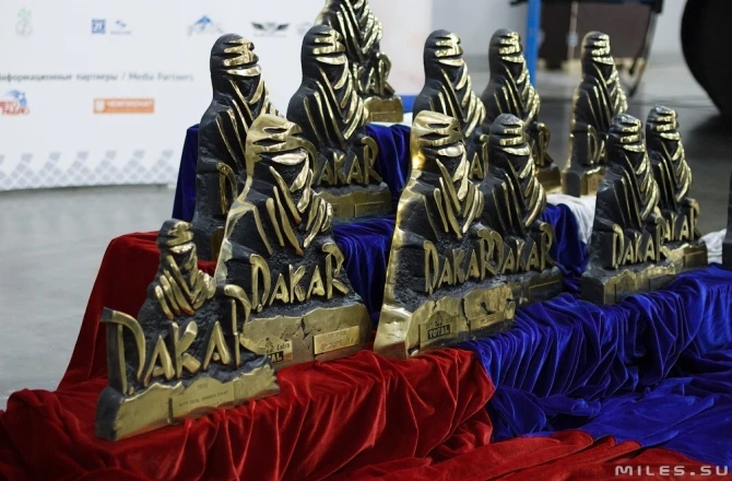 Московский автомобильный тюнинг парад 2015 + девушки