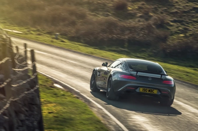 162 фотографии непревзойденного Mercedes AMG GT