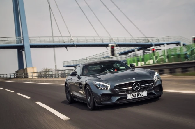 162 фотографии непревзойденного Mercedes AMG GT