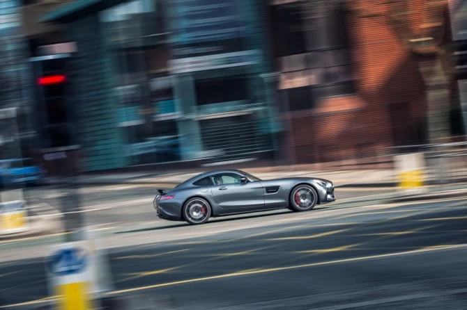 162 фотографии непревзойденного Mercedes AMG GT