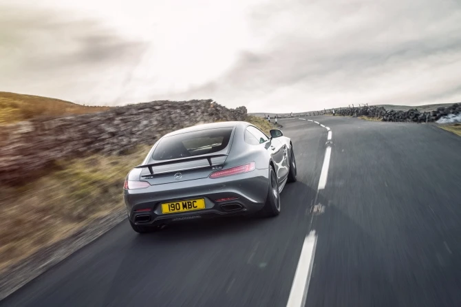 162 фотографии непревзойденного Mercedes AMG GT