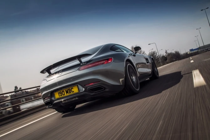 162 фотографии непревзойденного Mercedes AMG GT