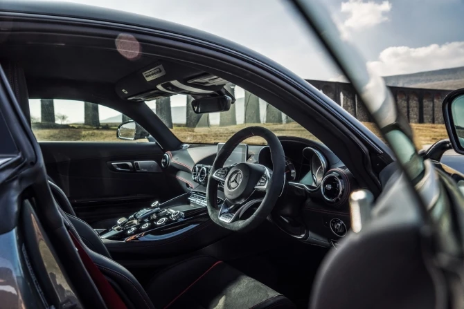 162 фотографии непревзойденного Mercedes AMG GT