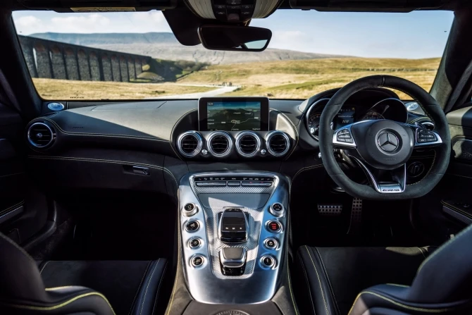 162 фотографии непревзойденного Mercedes AMG GT
