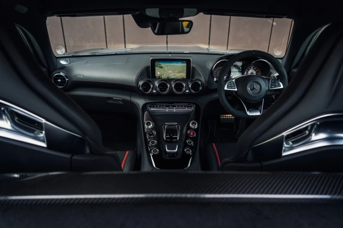 162 фотографии непревзойденного Mercedes AMG GT
