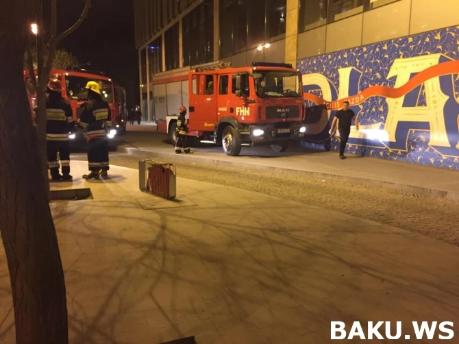 В здании Port Baku произошел пожар (обновлено, видео)