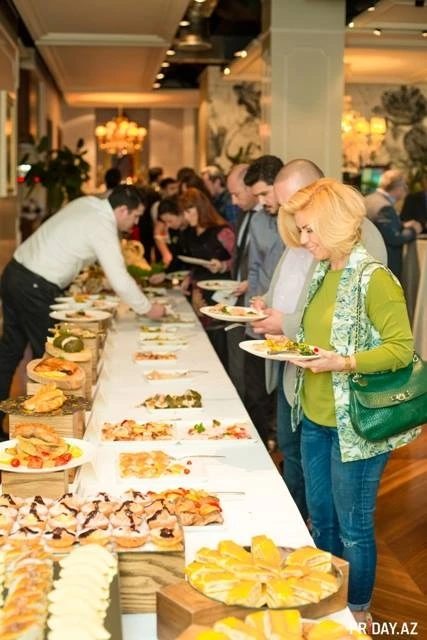 Beat Group и ресторан Nakhchivan собрал азербайджанских знаменитостей на food-testing