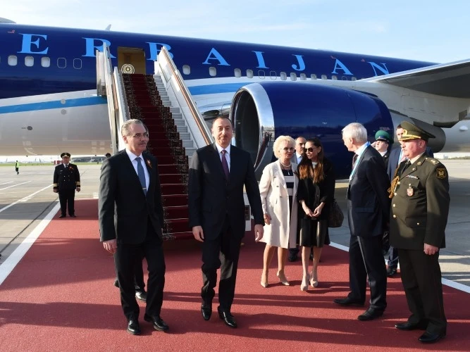 Президент Азербайджана  и первая леди в Москве с официальным визитом