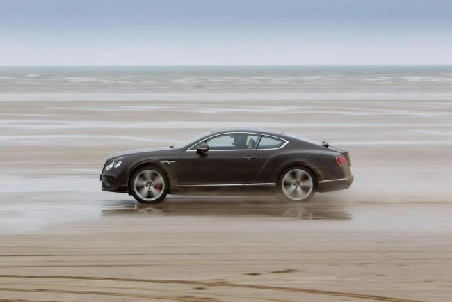 290 км/ч по песку на Bentley