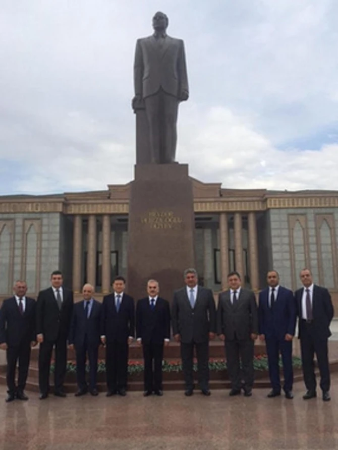 Васиф Талыбов сыграл партию в шахматы с президентом ФИДЕ