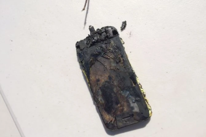 Воспламенившийся iPhone покалечил своего владельца