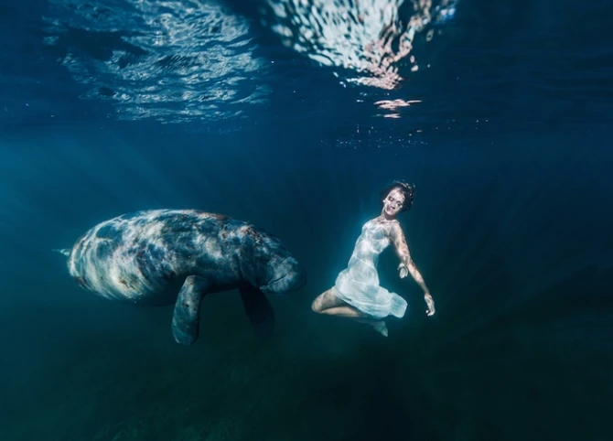 Подводная фотосессия багамской русалки