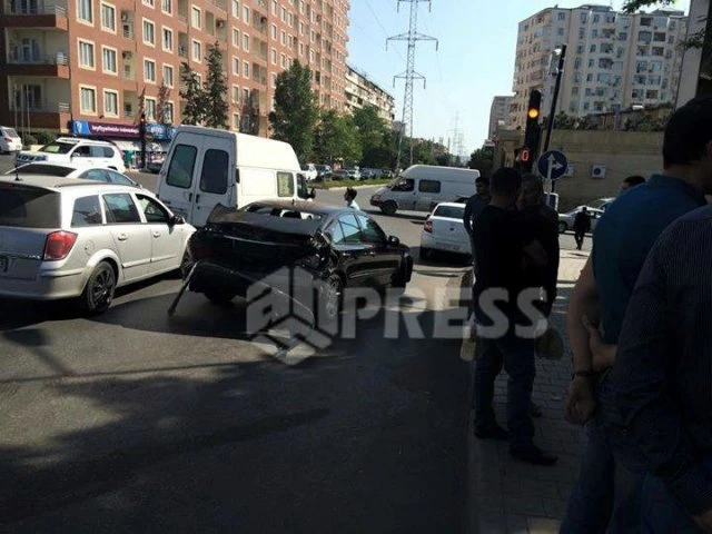 Ужасное ДТП в 9-м микрорайоне в Баку
