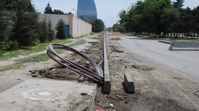 Завершаются ремонтные работы на одной из бакинских улиц