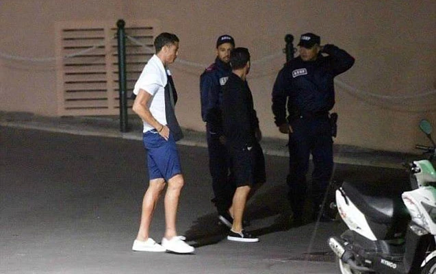 Криштиану Роналдо справил малую нужду в центре Сан-Тропе