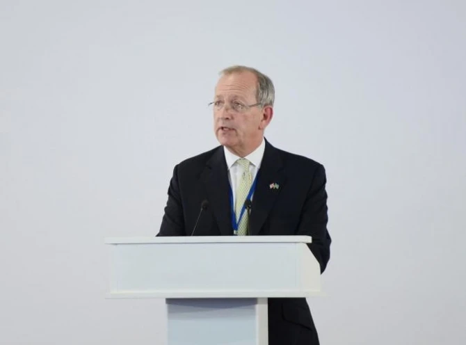 Президент Азербайджана и первая леди на выставке