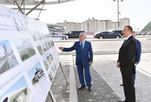 Ильхам Алиев ознакомился с доставленным в Баку новым электропоездом