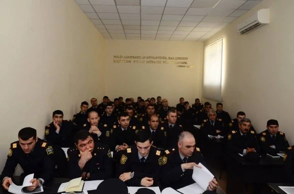 Полицейских Бакинского метрополитена обучают иностранные специалисты